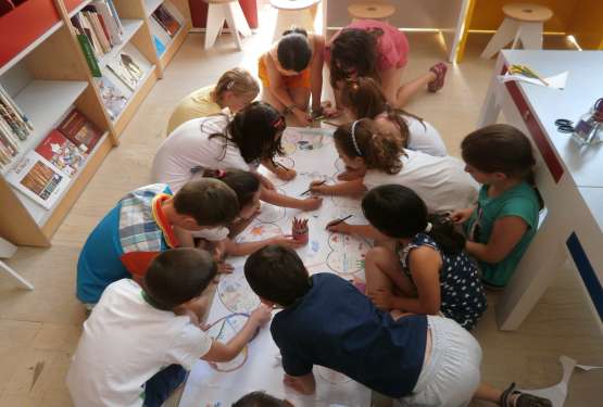 Δράσεις για παιδιά στην Π. Βιβλιοθήκη Χαριλάου, Μάρτιος 2015