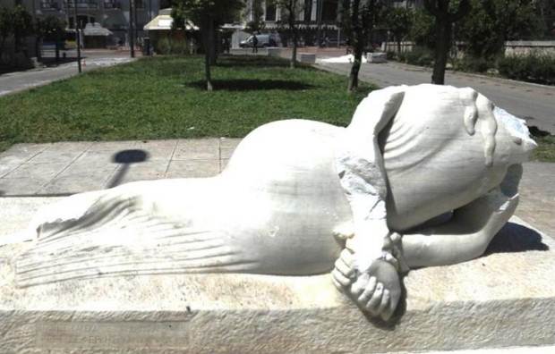 Ανακοίνωση του Υπ. Πολιτισμού και Αθλητισμού για τον βανδαλισμό του αγάλματος της «Βορείου Ηπείρου» 
