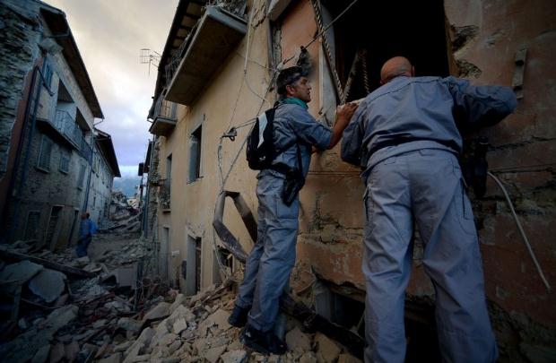 Σε ετοιμότητα για το ενδεχόμενο προσφοράς βοήθειας στην Ιταλία ύστερα από τον ισχυρό σεισμό