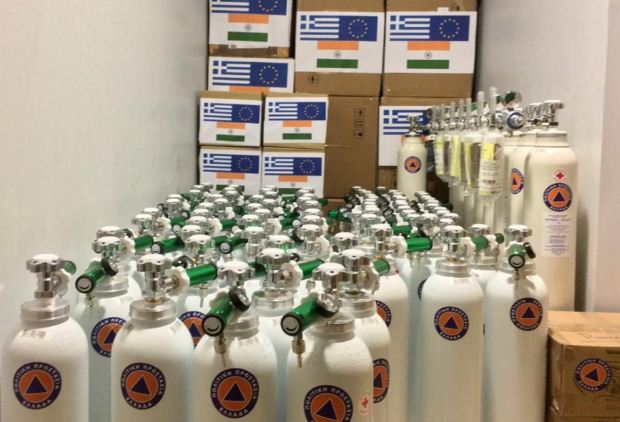Βοήθεια της χώρας μας στην Ινδία: Έτοιμες προς αποστολή 90 φιάλες οξυγόνου, καθώς και υγειονομικό υλικό
