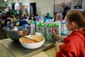Ξεκίνησε το Πρόγραμμα «Σχολικά Γεύματα» σε 950 σχολεία της χώρας